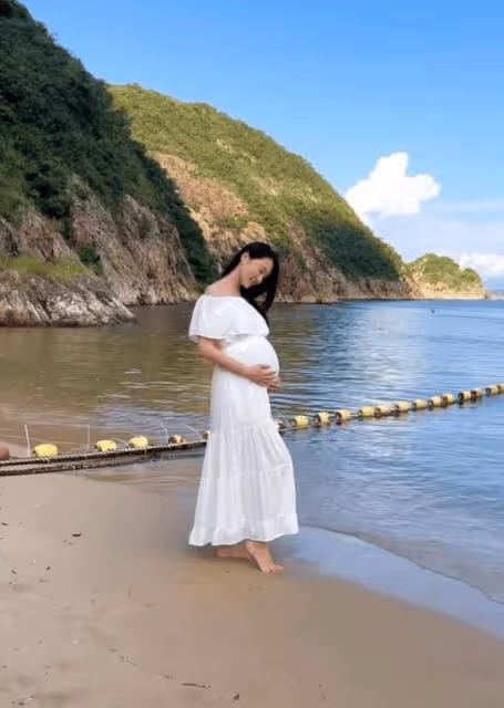 再有喜事!34歲港姐小花宣布懷孕!嫁大馬首富孫子罕見曬幸福合照!