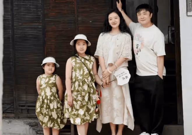 喬杉妻子罕見露面,生完二胎後身形接近老公,女兒越長越像爸爸