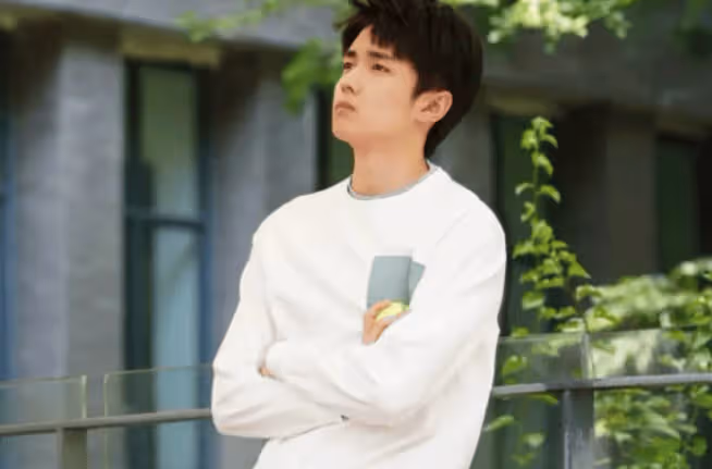 你永遠可以相信中戲審美,他搭檔肖戰後開始小火,如今也能演男一號了
