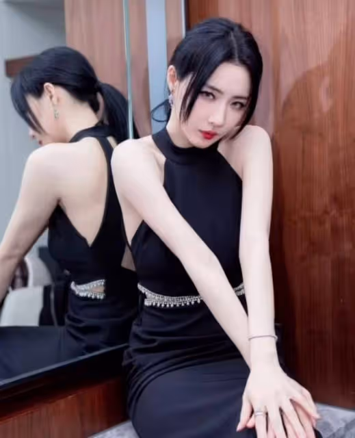 高調!港男團成員大曬菊梓喬人形鑰匙扣,疑隔空傳情力證感情穩定