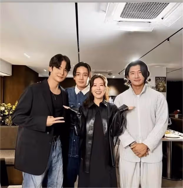 唐詩詠突曬婚紗照,笑容甜美,新造型撞臉韓星,網友:韓劇大反派
