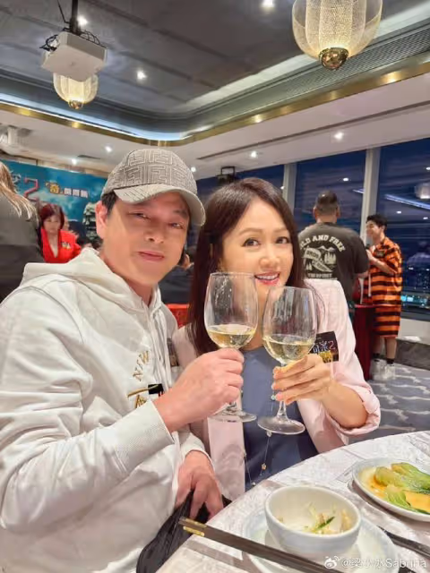 知名港星憑藉新劇出圈!戲裡戲外反差大,娶港姐妻子被贊模範老公