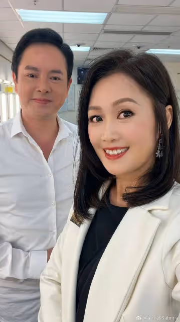 知名港星憑藉新劇出圈!戲裡戲外反差大,娶港姐妻子被贊模範老公