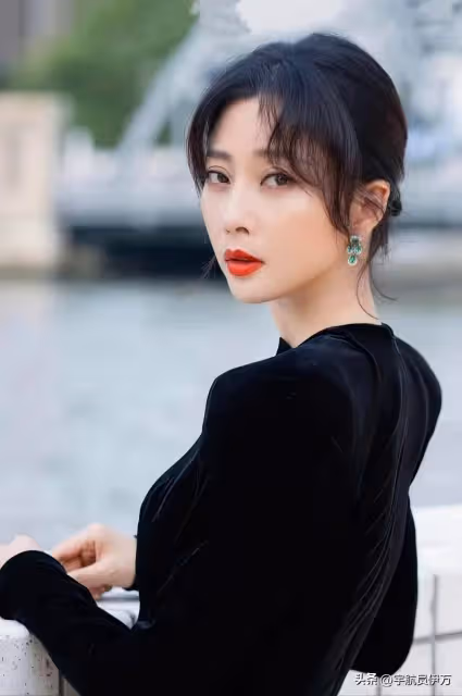 重慶貌美如花的7位女明星，看看誰是你心中的「重慶第一美女」？