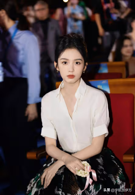 重慶貌美如花的7位女明星，看看誰是你心中的「重慶第一美女」？