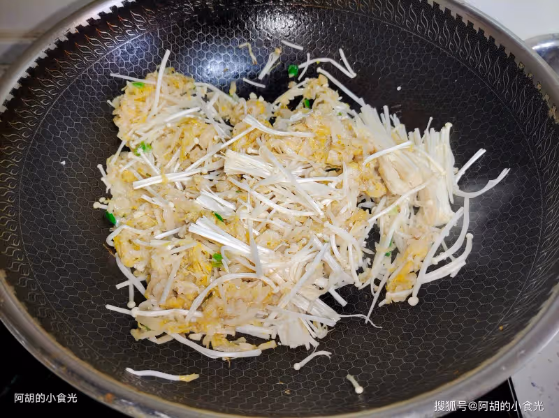 天冷愛這菜勝過吃餃子，上桌比肉搶手！簡單燉一鍋，溫暖又開胃、百吃不膩，這才是冬天的味道
