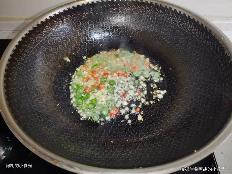 天冷愛這菜勝過吃餃子，上桌比肉搶手！簡單燉一鍋，溫暖又開胃、百吃不膩，這才是冬天的味道