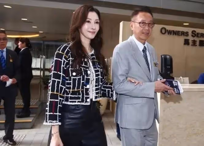 54歲最美港姐李嘉欣宣布復出,曾傳開工價5000萬