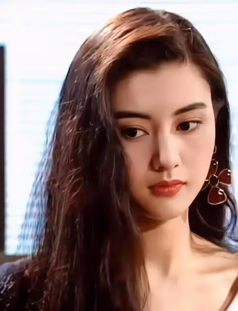 54歲最美港姐李嘉欣宣布復出，曾傳開工價5000萬