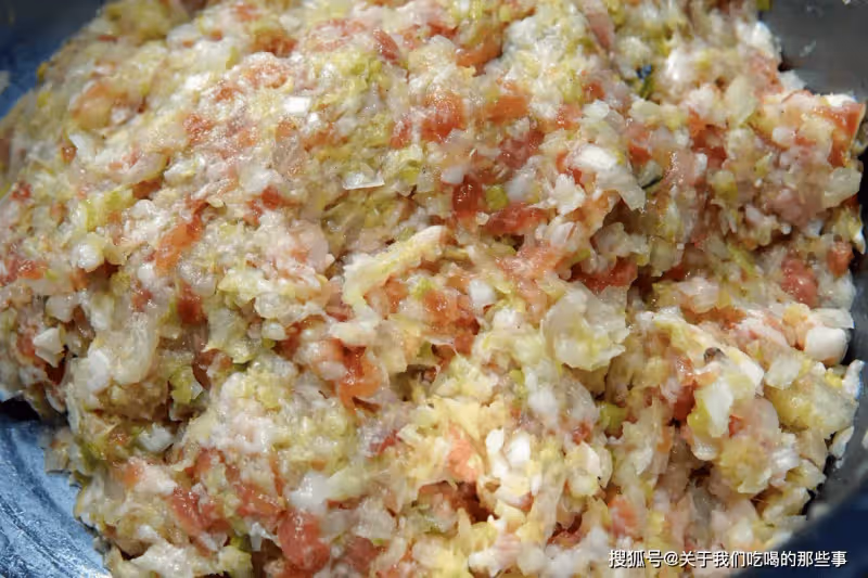 包白菜餡餃子,怎麼做才飽滿不散?牢記3個竅門,餃子飽滿多汁