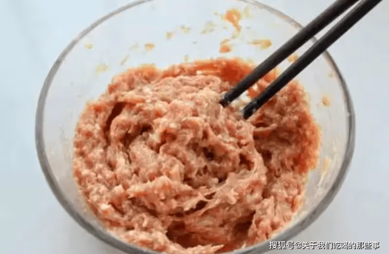 包白菜餡餃子,怎麼做才飽滿不散?牢記3個竅門,餃子飽滿多汁