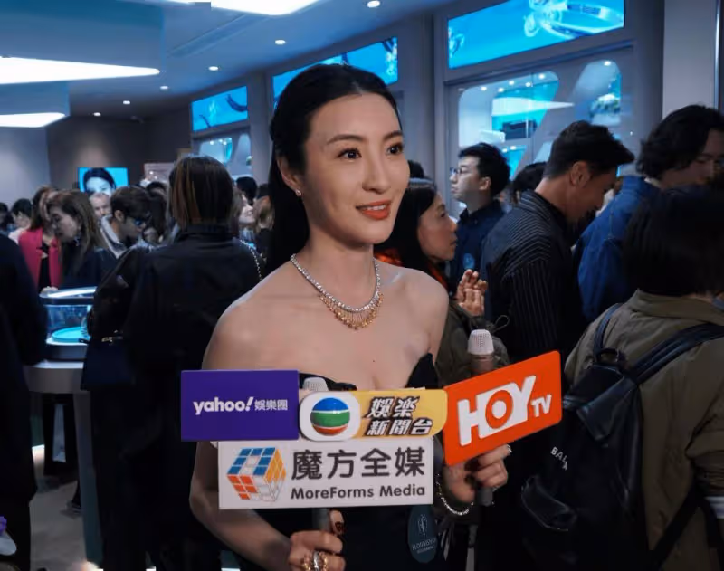 37歲TVB花旦珠寶店開張超低胸現身！群星撐場三大視帝現身！直言已生出「寶寶」