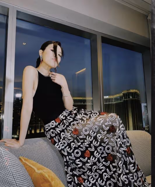 TVB離巢花旦曬美照!穿透視裙下半身若隱若現,結婚一年無意造人