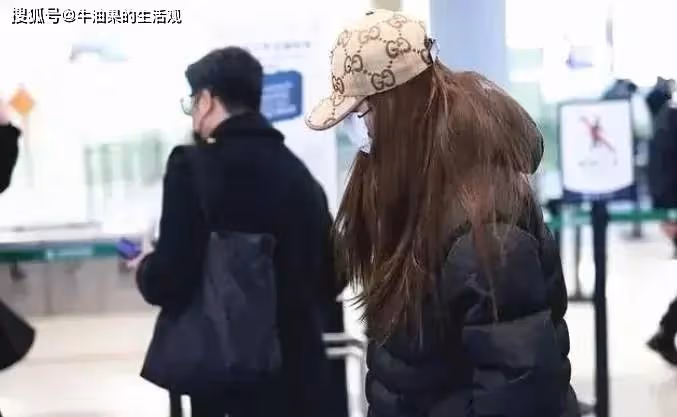 李湘王岳倫帶王詩齡遊玩，一家三口罕見合體，生圖狀態引熱議