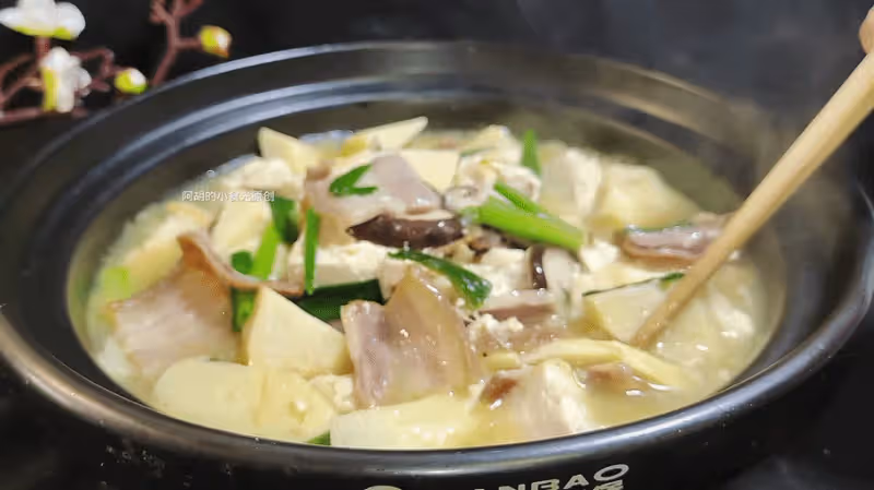 冬天不懂吃這菜就虧了，賽過吃肉的冬菜王！燉一燉上桌，滿口鮮香又暖人、特下飯，一鍋吃個精光