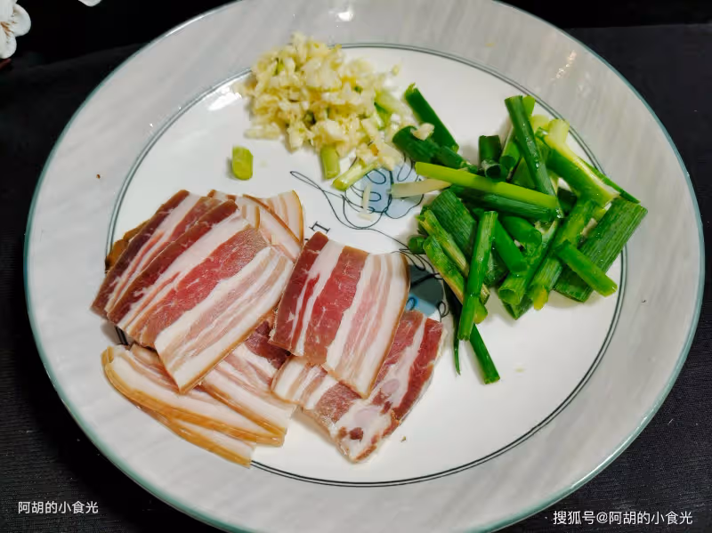 冬天不懂吃這菜就虧了，賽過吃肉的冬菜王！燉一燉上桌，滿口鮮香又暖人、特下飯，一鍋吃個精光