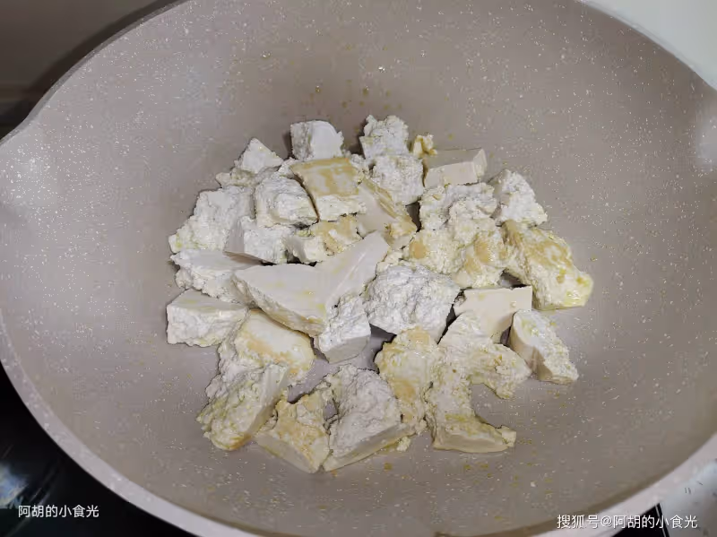 冬天不懂吃這菜就虧了，賽過吃肉的冬菜王！燉一燉上桌，滿口鮮香又暖人、特下飯，一鍋吃個精光