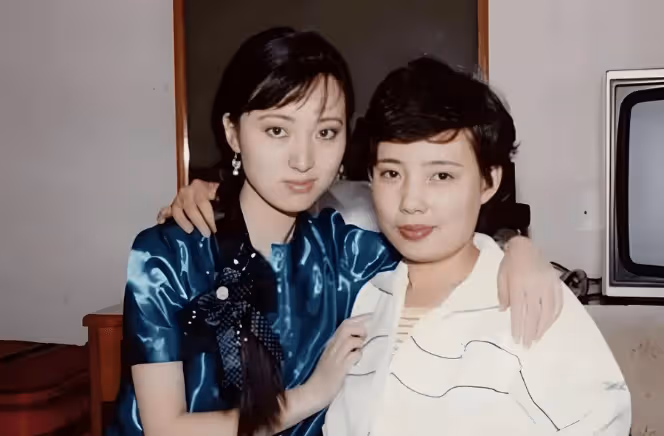 出場費是那英的30倍,唱《紅樓夢》爆火,卻退出歌壇杳無音信
