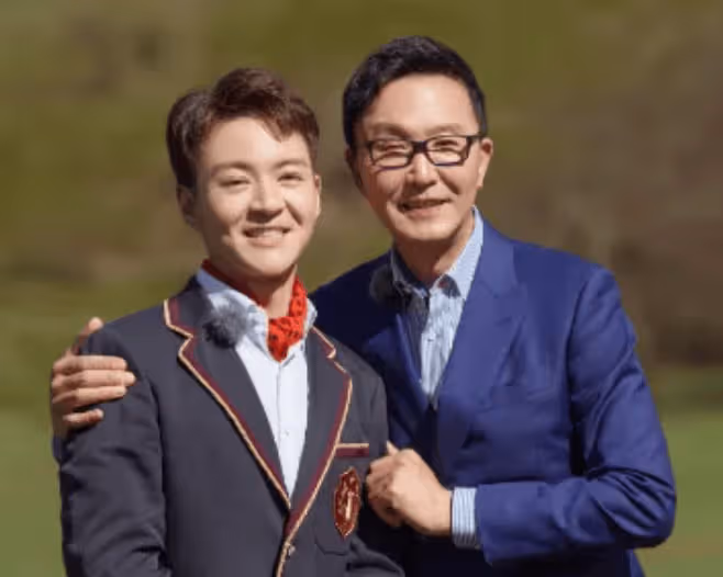 長得丑演技還爛,裝瘋賣傻倒胃口,這4位演員就差把「關係戶」寫臉上了!