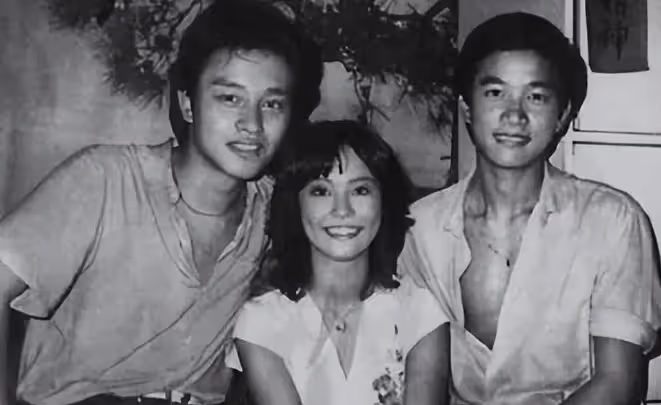 劉家良去世後，在葬禮上哭到昏厥的嬌妻，轉身嫁進賭王家，怎樣了