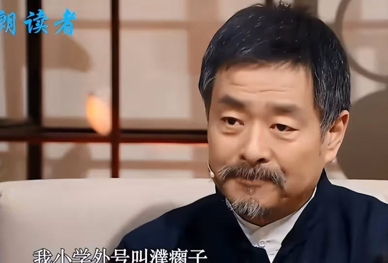 濮存昕,家人相繼離世,如今71歲不敢老去,還要照顧年邁的老母親