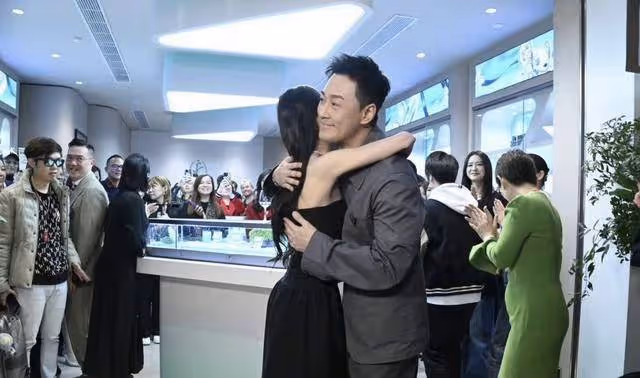 TVB視後投資八位數珠寶店開業，獲眾星撐場，每人都有鑽石回禮