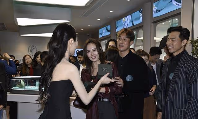 TVB視後投資八位數珠寶店開業，獲眾星撐場，每人都有鑽石回禮