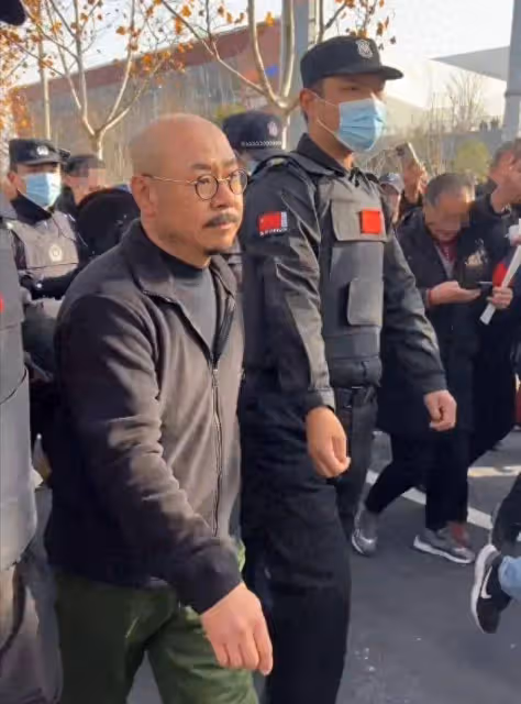 刀郎合肥演唱會,模仿者現身引發大量聚集!刀郎經紀公司緊急發聲