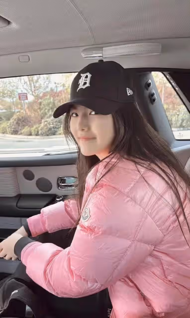 李湘一家逛財神殿,王詩齡表現乖巧超黏王岳倫,被寺廟當貴客對待