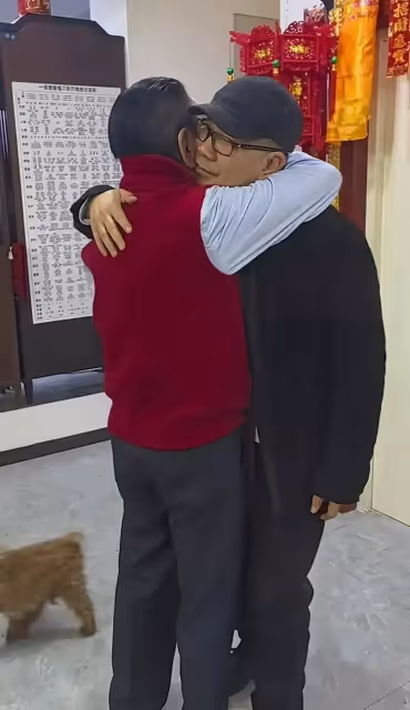 楊議侯耀華合體直播引圍觀,人氣暴漲禮物收到手軟,被吐槽演劇本