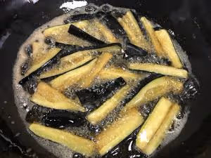開胃下飯菜！巨簡單的家常魚香茄子煲