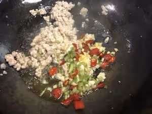 開胃下飯菜！巨簡單的家常魚香茄子煲