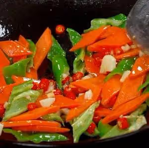 胡蘿蔔青椒、平菇炒雞蛋