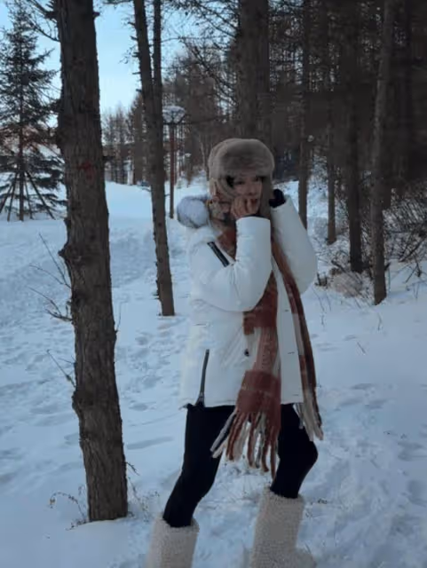 34歲「魏瓔珞」吳謹言挺著大孕肚在雪地里轉圈圈,看得粉絲心驚膽戰