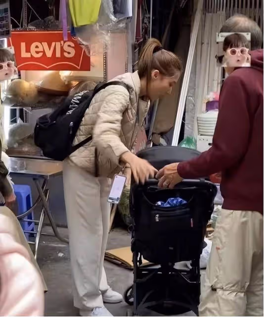 被疑中國賺錢國外花?鍾嘉欣與父母現身越南,被網友偶遇