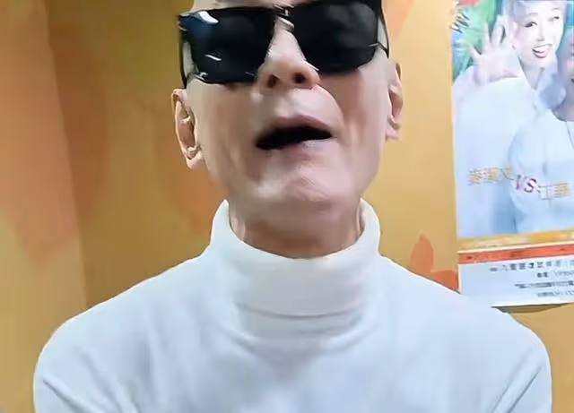 香港知名男星突然變消瘦,深受髮際線後移影響,直接以光頭出鏡