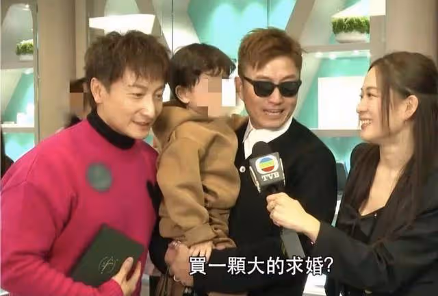 知名帥氣男星被催婚!回應耐人尋味,現任女友曾被曝出遭性侵