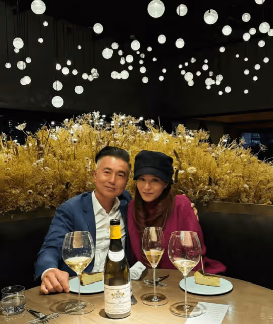 48歲TVB女星兩位「負心舊愛」同場!勾肩搭背表現老友!網友:都渣過同一女人
