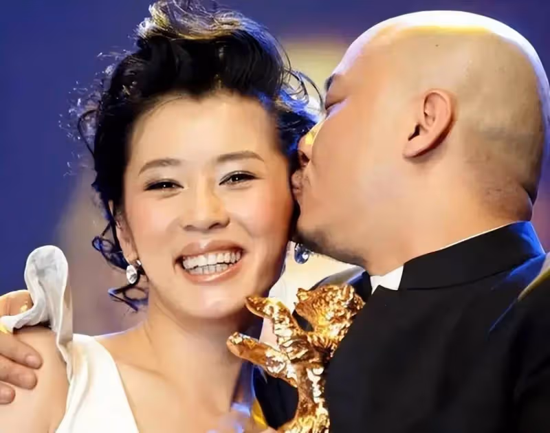 《戰狼》女主余男官宣結婚沒曝光老公！曾愛上張雨綺前夫