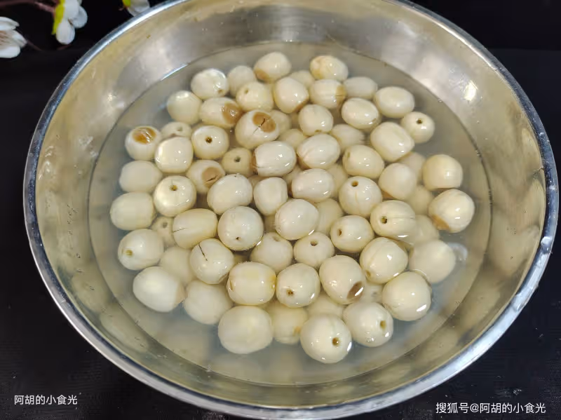 雞鴨魚肉快靠邊,冬天就應該多吃它!熱氣騰騰地上桌,湯濃肉脆、鮮香又暖人,天冷正 適合來一鍋