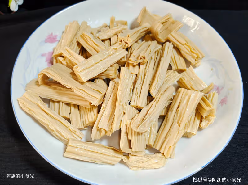 冬天不吃肉就吃這菜,上桌全家搶著吃!10分鐘出一鍋,每口嫩到飛起、暖到心裡,次次都要光碟