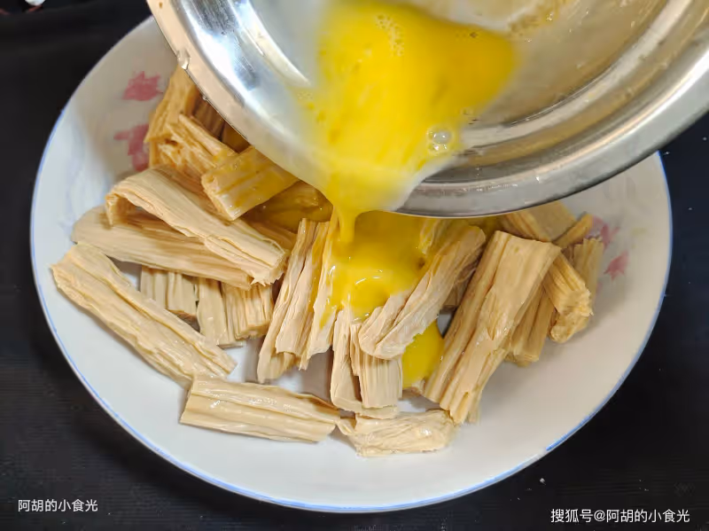 冬天不吃肉就吃這菜,上桌全家搶著吃!10分鐘出一鍋,每口嫩到飛起、暖到心裡,次次都要光碟