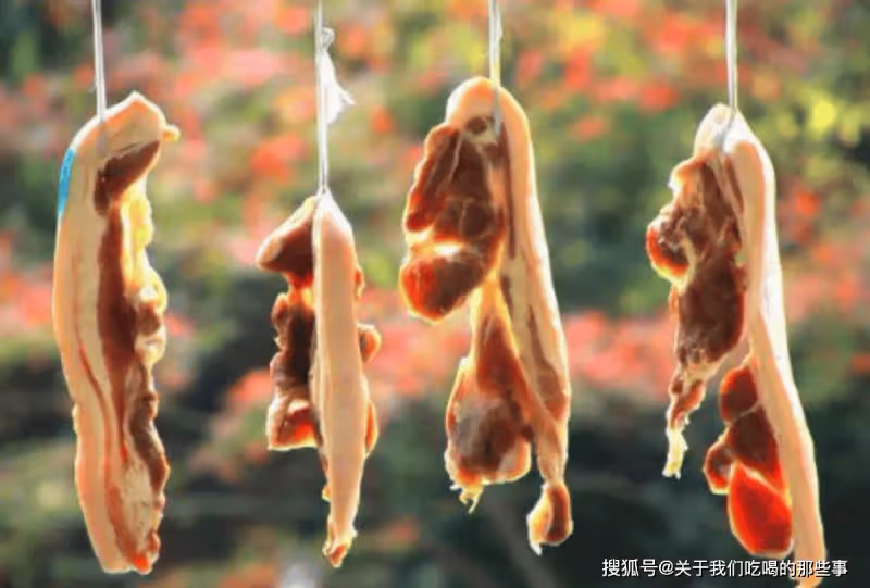 才知道,腌臘肉不能直接抹鹽,想要咸香可口不長霉,牢記3個要點