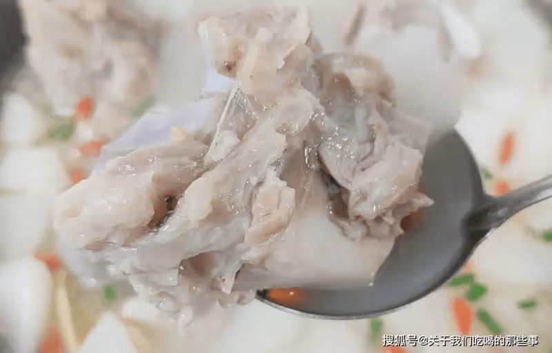 燉大骨頭湯,直接入鍋煮就錯了,多加2步,骨湯濃白不腥,好喝