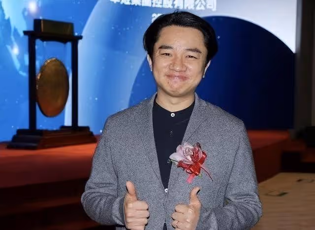 恭喜!TVB視帝經營公司正式掛牌上市,港交所敲鑼自曝太夢幻