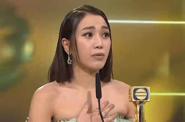 又走一個!TVB知名星二代約滿宣布離巢,劇中角色突然被消失