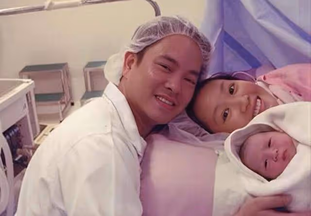 TVB知名男星演渣男被罵,與妻子恩愛近30年,每天都夸對方漂亮