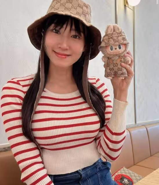 火辣!43歲港失婚女星穿小背心曬澎湃上圍,稱未因太過豐滿失平衡