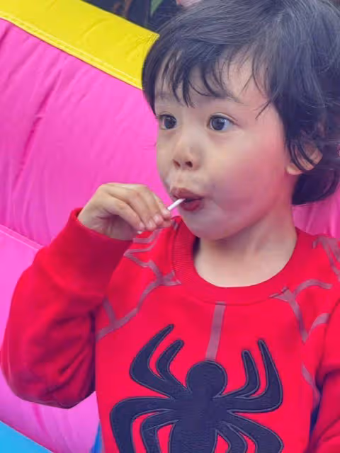 TVB視後為3歲兒子慶生!小壽星越發帥氣,一家四口顏值爆表