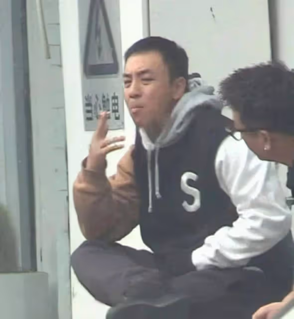 無戲可拍,面容蒼老,中藥不離手,36歲的釋小龍早就被安排好了